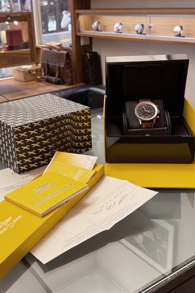 Breitling Navitimer World GMT Chronograph - A24322 - Edelstahl - Box/Deutsche Papiere - Jahr: 2011 - Automatik - 46mm - Premium Luxusuhr - Bild 2